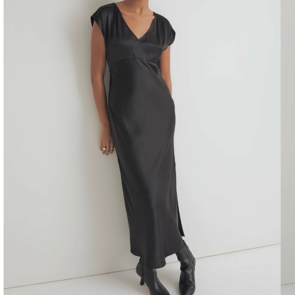 Madewell Black Wide V-Neck Midi Dress Size 6